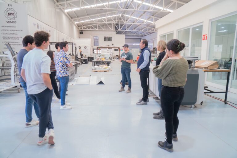 Futuros ingenieros en mecatrónica de Leon visitan las instalaciones de GPA