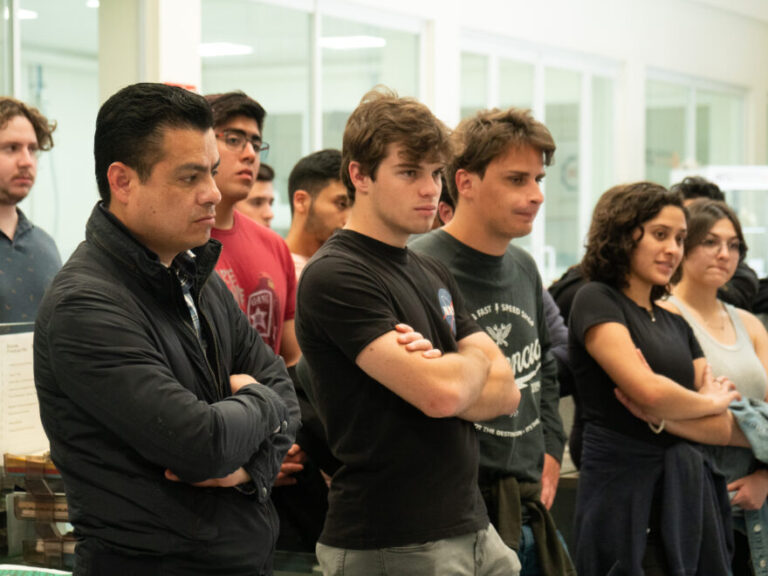 Futuros Ingenieros visitan las instalaciones de GPA Azimatronics 